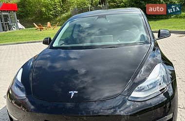 Седан Tesla Model 3 2022 в Тернополі