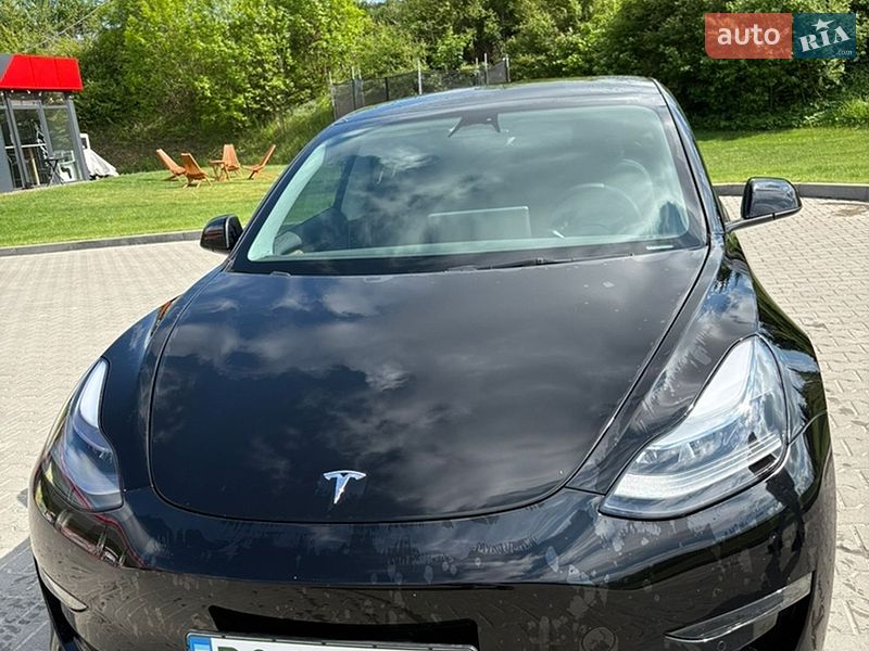 Седан Tesla Model 3 2022 в Тернополі