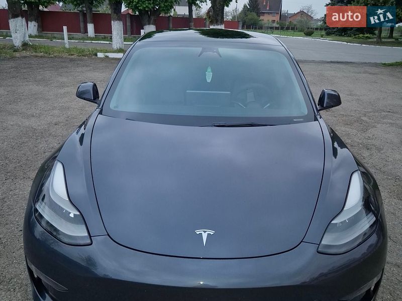 Седан Tesla Model 3 2022 в Львове