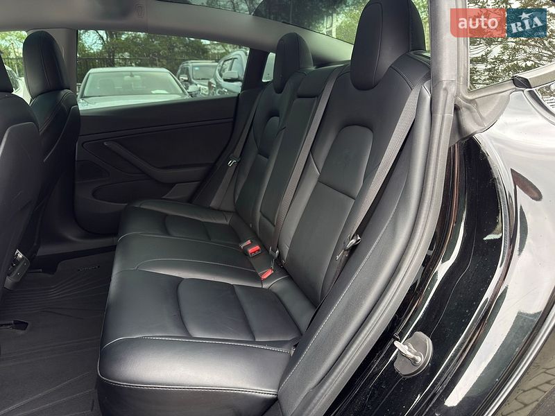 Седан Tesla Model 3 2020 в Одессе