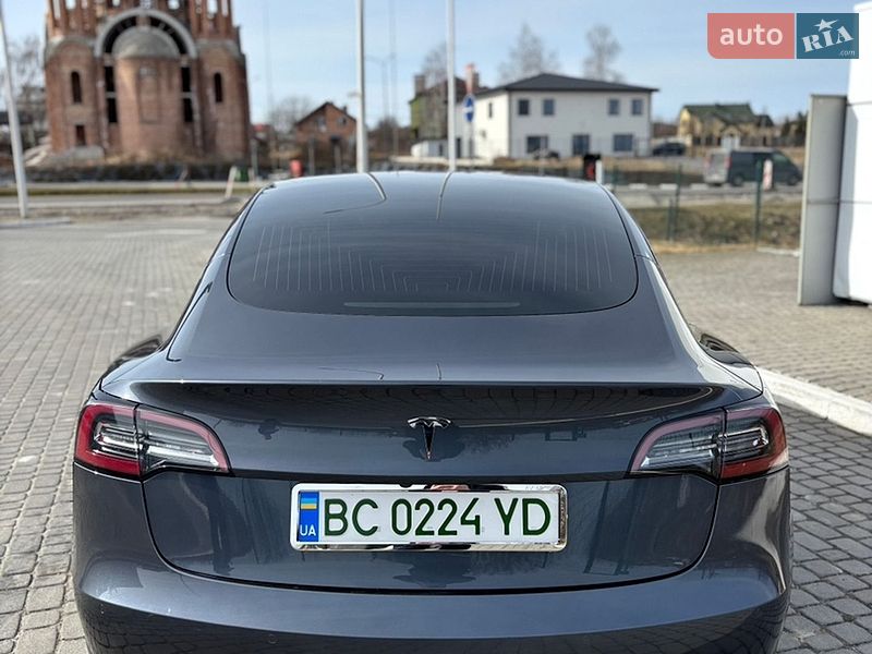 Седан Tesla Model 3 2020 в Жовкве