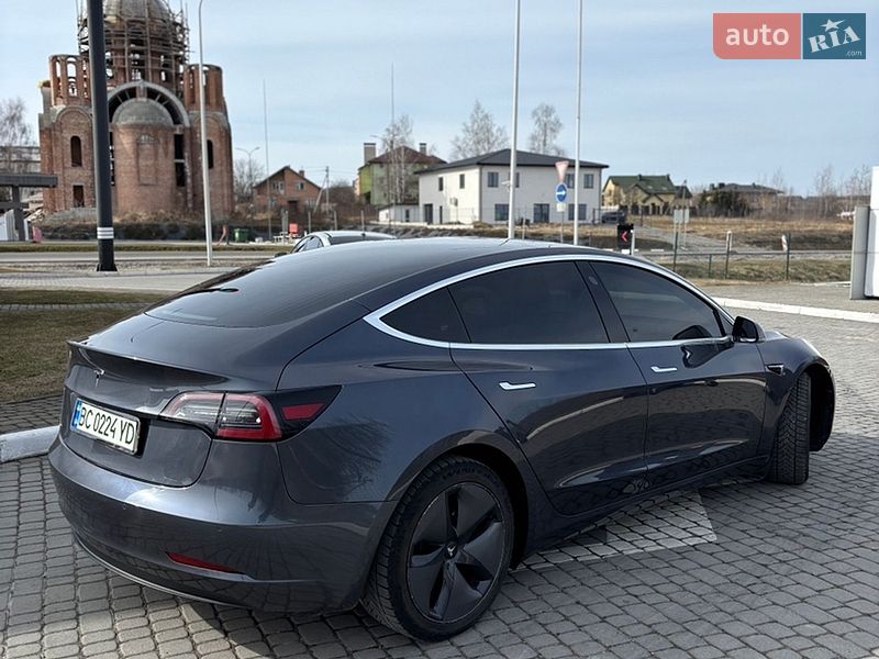 Седан Tesla Model 3 2020 в Жовкве