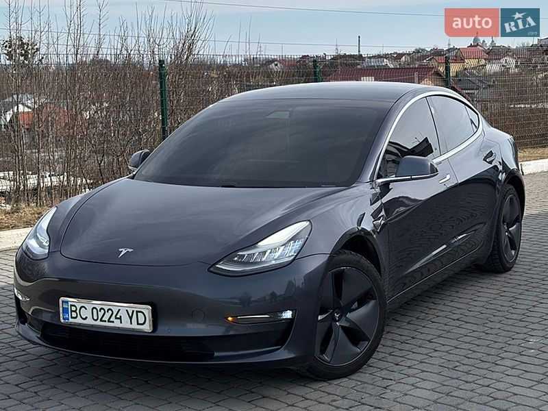 Седан Tesla Model 3 2020 в Жовкве