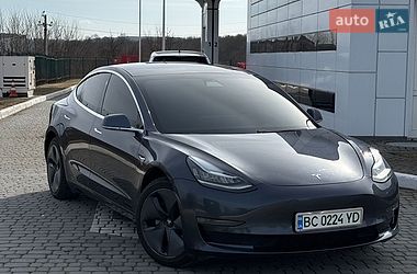 Седан Tesla Model 3 2020 в Жовкве