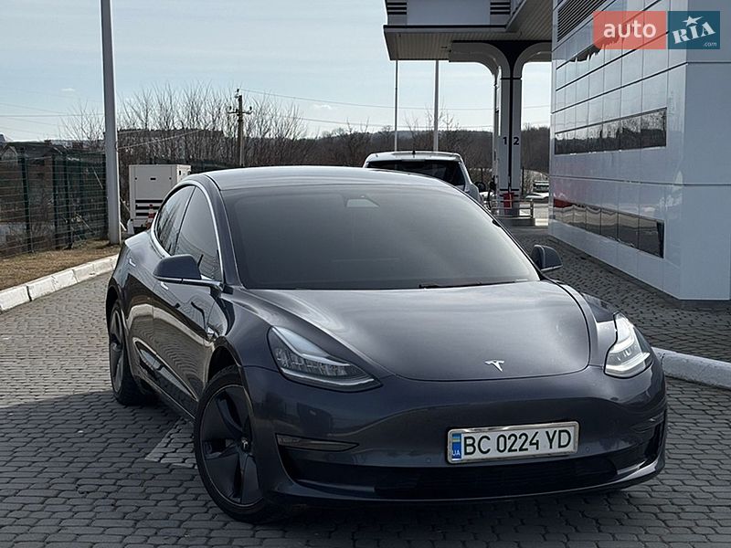 Седан Tesla Model 3 2020 в Жовкве