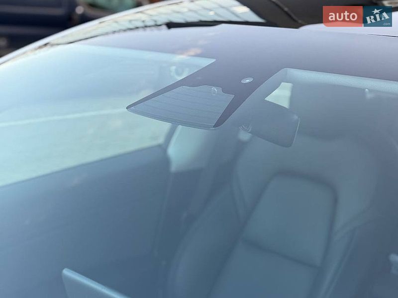 Седан Tesla Model 3 2021 в Луцке