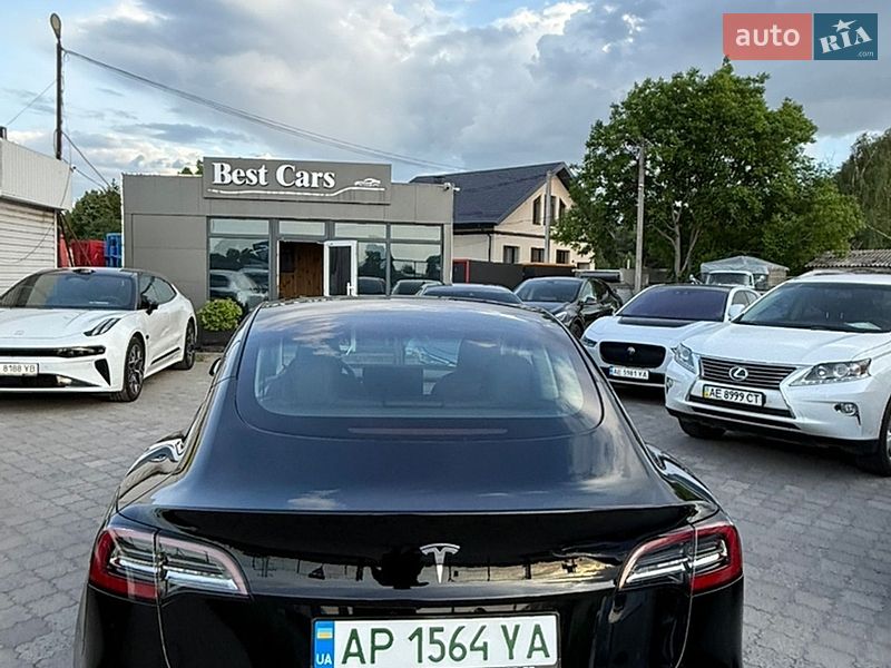 Седан Tesla Model 3 2022 в Дніпрі