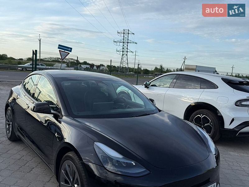 Седан Tesla Model 3 2022 в Дніпрі