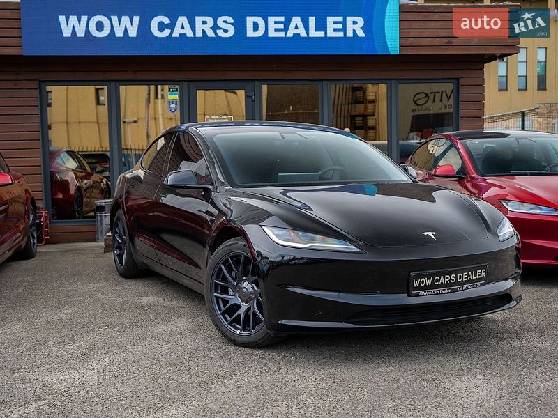 Седан Tesla Model 3 2024 в Києві