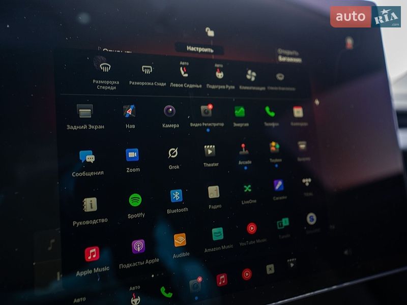 Седан Tesla Model 3 2024 в Києві