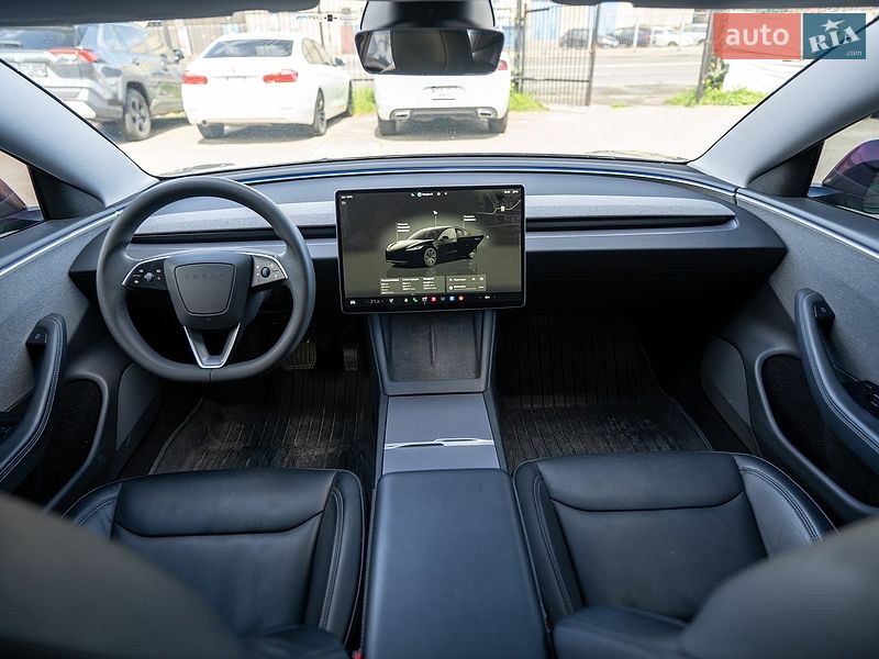 Седан Tesla Model 3 2024 в Києві