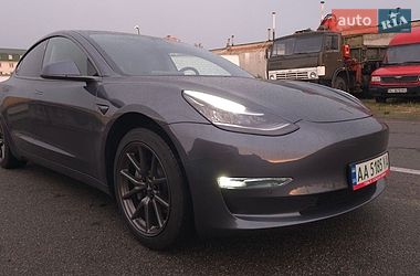Седан Tesla Model 3 2020 в Львове