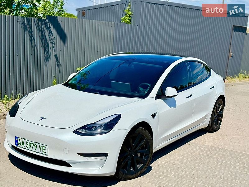 Седан Tesla Model 3 2021 в Дніпрі
