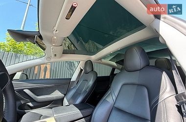 Седан Tesla Model 3 2021 в Дніпрі