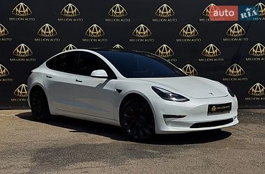 Седан Tesla Model 3 2021 в Києві