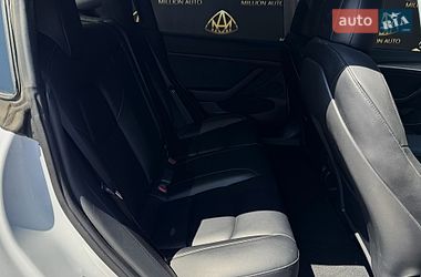 Седан Tesla Model 3 2021 в Киеве