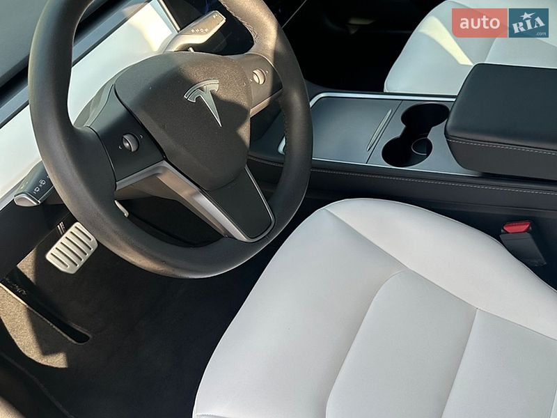 Седан Tesla Model 3 2022 в Вінниці