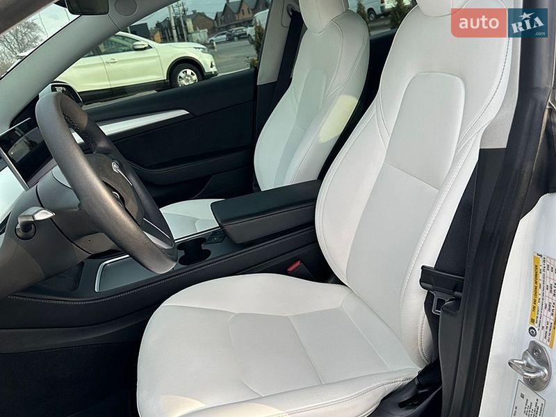 Седан Tesla Model 3 2022 в Вінниці