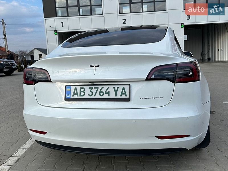 Седан Tesla Model 3 2022 в Вінниці