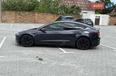 Седан Tesla Model 3 2024 в Дубні