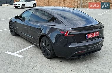 Седан Tesla Model 3 2024 в Дубні