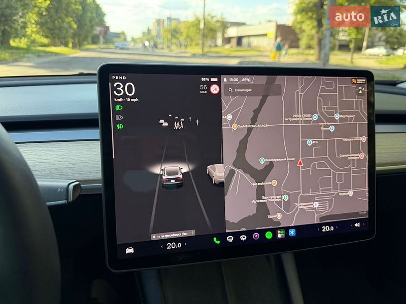 Седан Tesla Model 3 2023 в Кам'янському