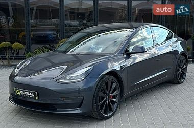 Седан Tesla Model 3 2020 в Львове