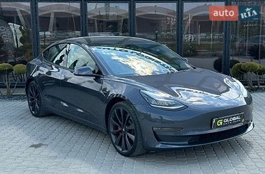 Седан Tesla Model 3 2020 в Львове