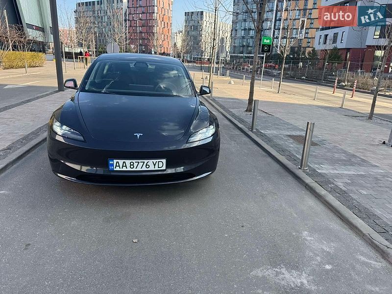 Tesla Model 3 2025