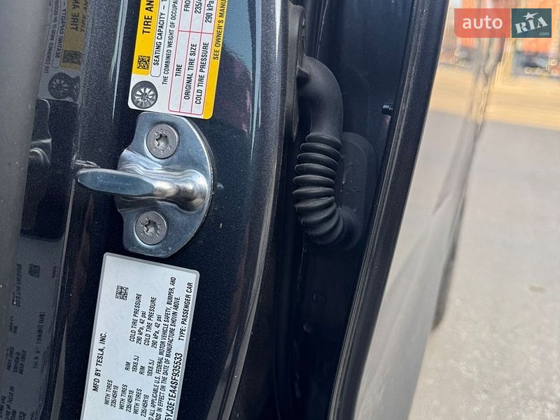 Седан Tesla Model 3 2025 в Києві
