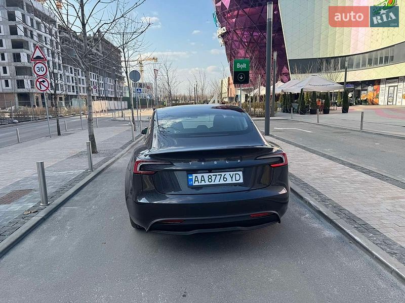 Седан Tesla Model 3 2025 в Києві