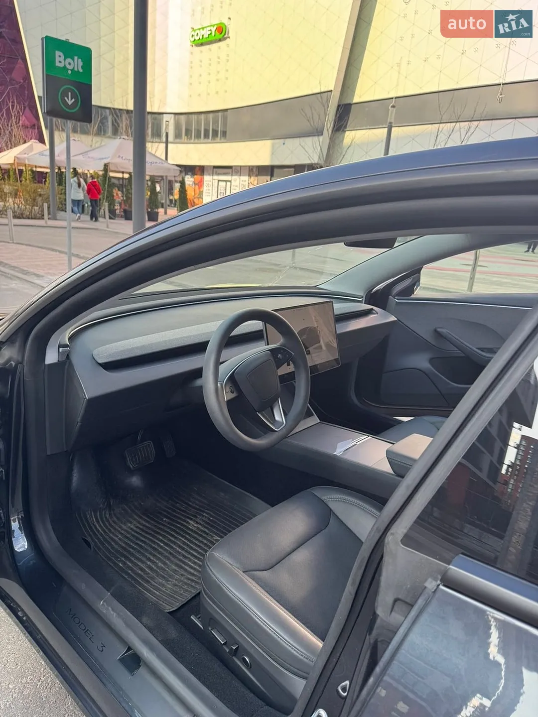 2025 Tesla Model 3 - мініатюра 5