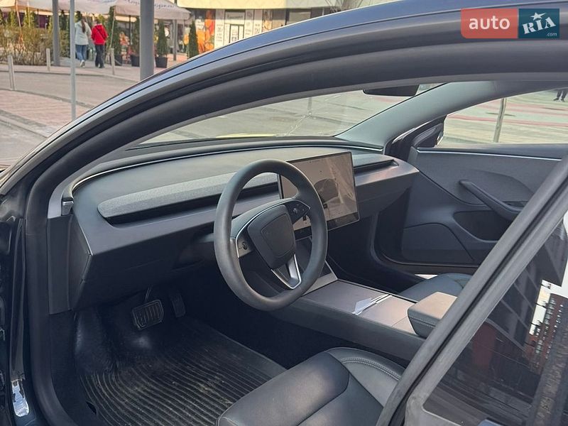 Седан Tesla Model 3 2025 в Києві