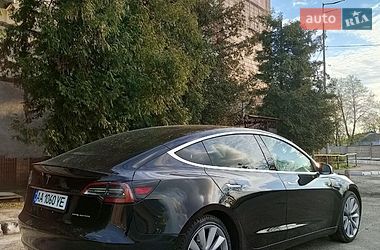 Седан Tesla Model 3 2018 в Киеве