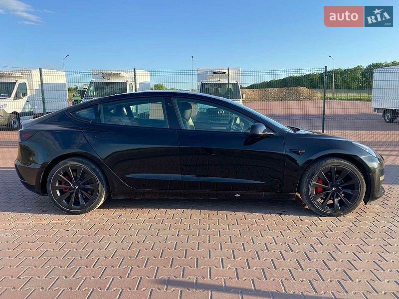 Седан Tesla Model 3 2022 в Рівному