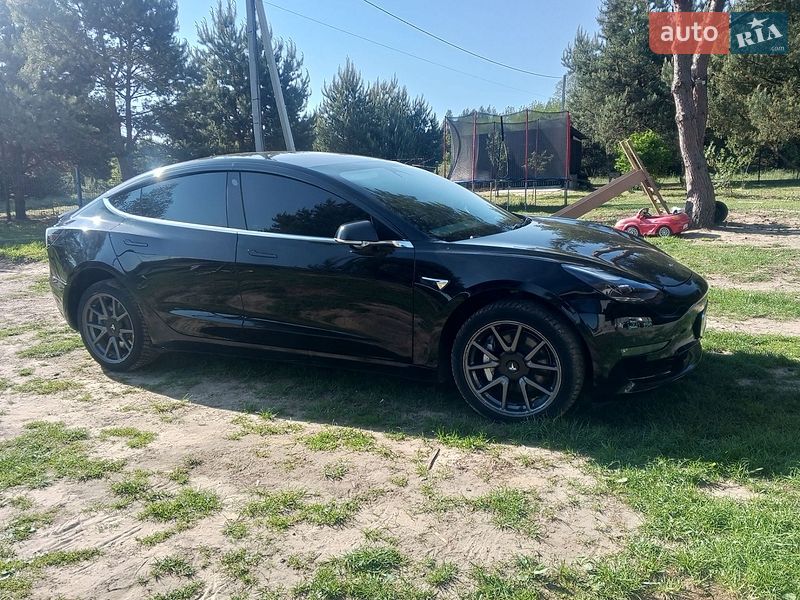 Седан Tesla Model 3 2019 в Новояворівську