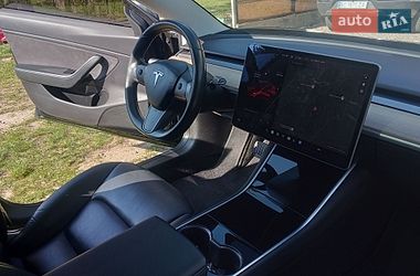 Седан Tesla Model 3 2019 в Новояворівську