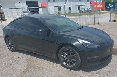 Седан Tesla Model 3 2018 в Львові