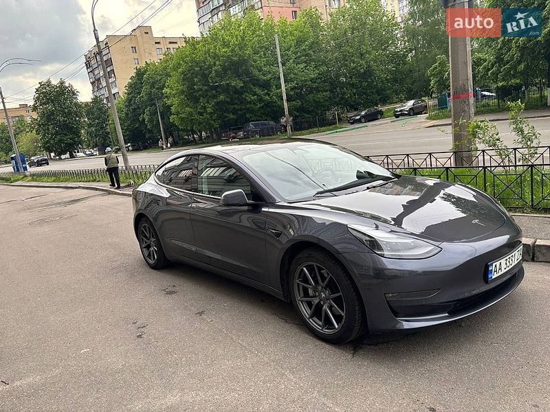 Tesla Model 3 2021