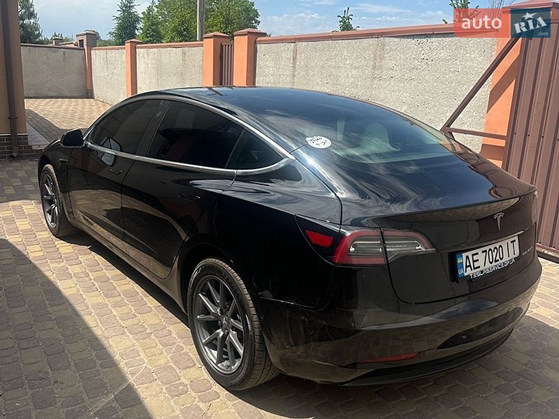 Седан Tesla Model 3 2019 в Дніпрі