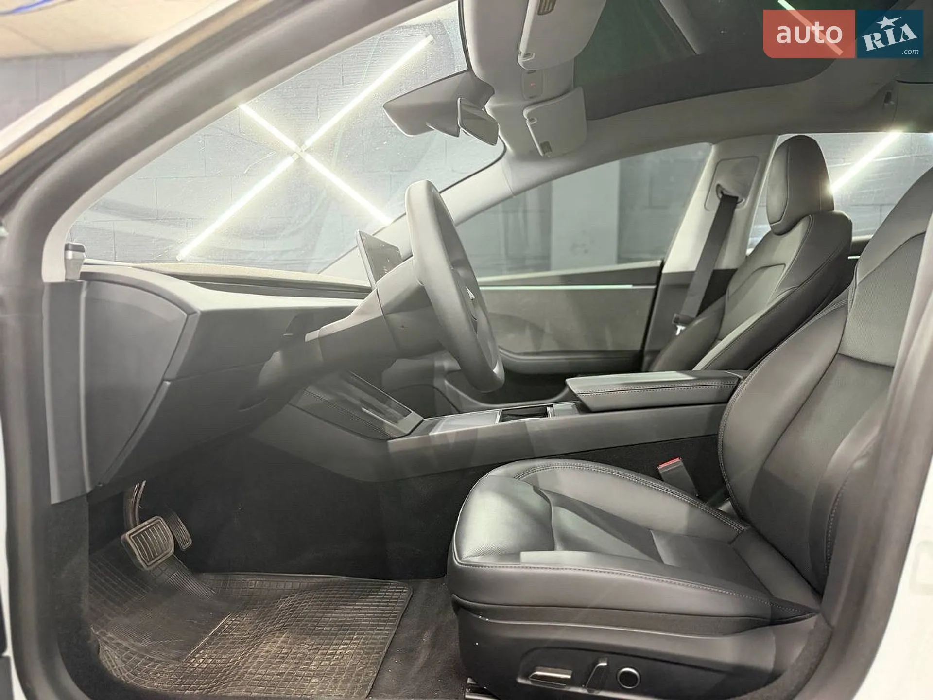 2025 Tesla Model 3 - мініатюра 36