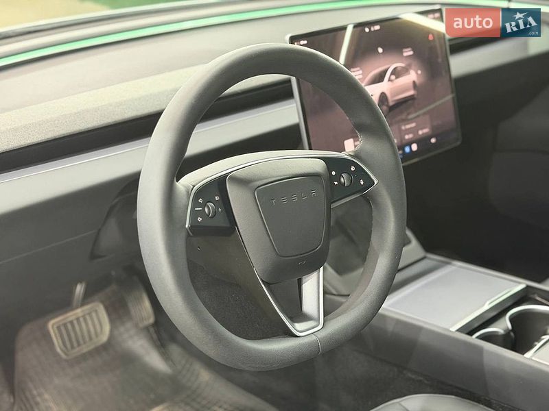 Седан Tesla Model 3 2025 в Киеве