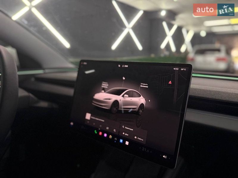Седан Tesla Model 3 2025 в Киеве