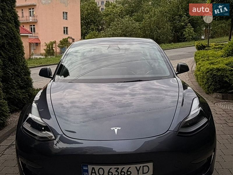 Tesla Model 3 2022