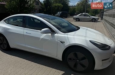 Седан Tesla Model 3 2020 в Києві