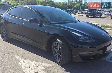 Седан Tesla Model 3 2022 в Києві