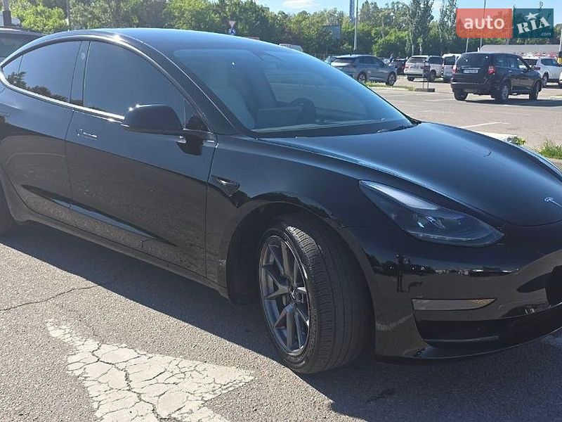 Tesla Model 3 2022