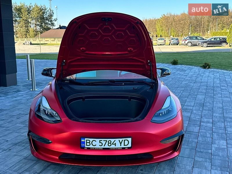 Седан Tesla Model 3 2019 в Львове