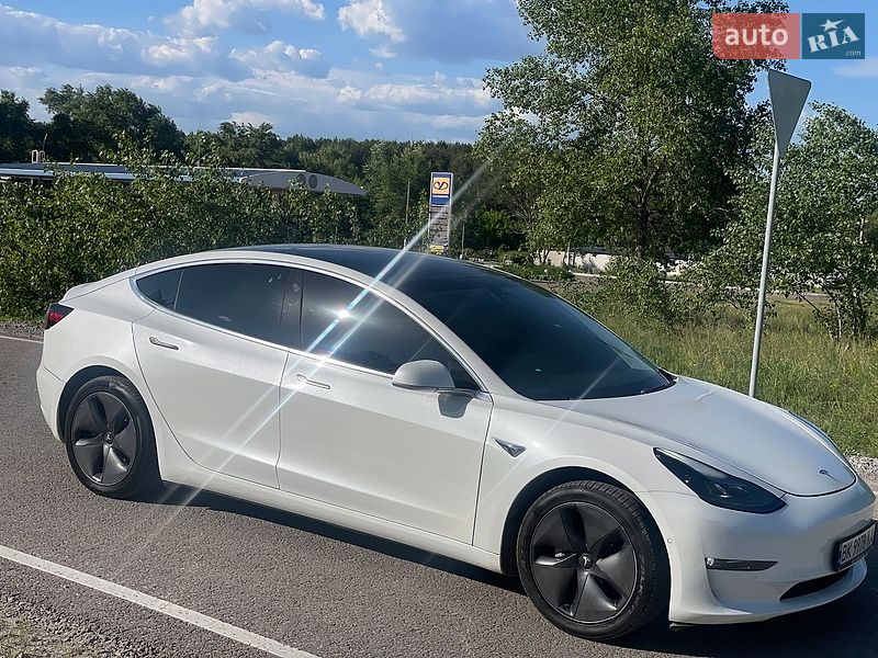 Седан Tesla Model 3 2019 в Кам'янському