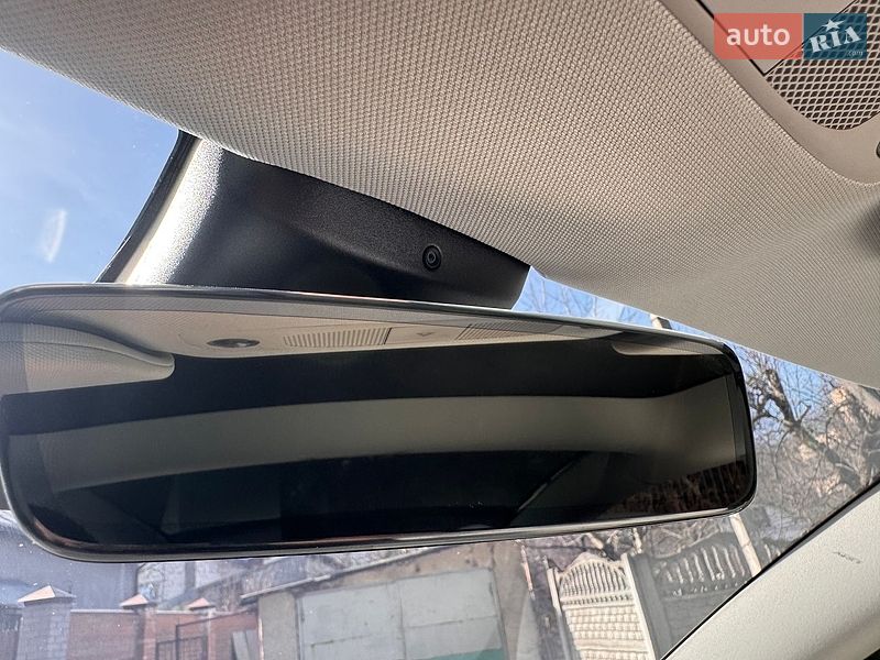 Седан Tesla Model 3 2022 в Львове